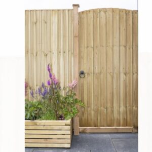 AFG6 Grange Traditional Gates Arched Feather Edge Gate 1.85m AFG6 Lifestyle1