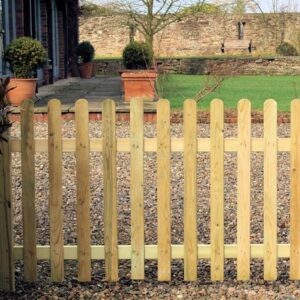 Grange Round Top Palisade Fence RTP12 Lifestyle