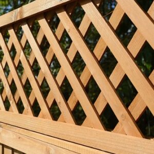 HSQ2 Grange Square Highgrove Trellis 61cm Lifestyle1