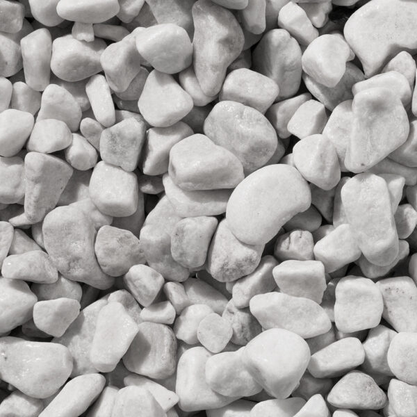 WHI20 40IBC Long Rake Spar White Pebbles 20 40mm Bulk Bag Cut Out