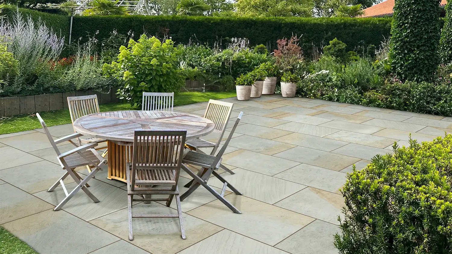 sandstone Porcelain Willow 90and#21560 iStock 1662035120